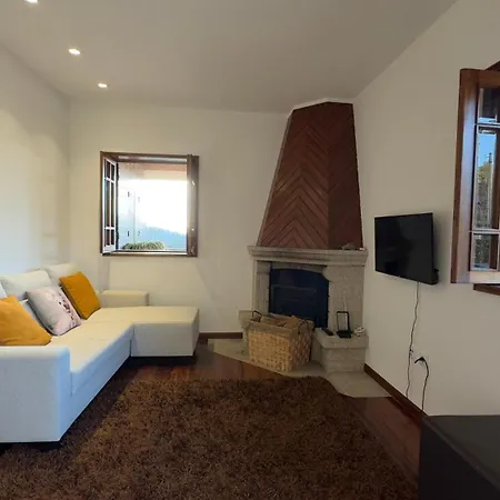 منزل ريفي Casa De Baixo Loureiro (Porto)