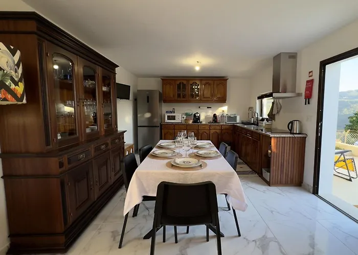 Gospodarstwo wiejskie Casa De Baixo Loureiro (Porto)